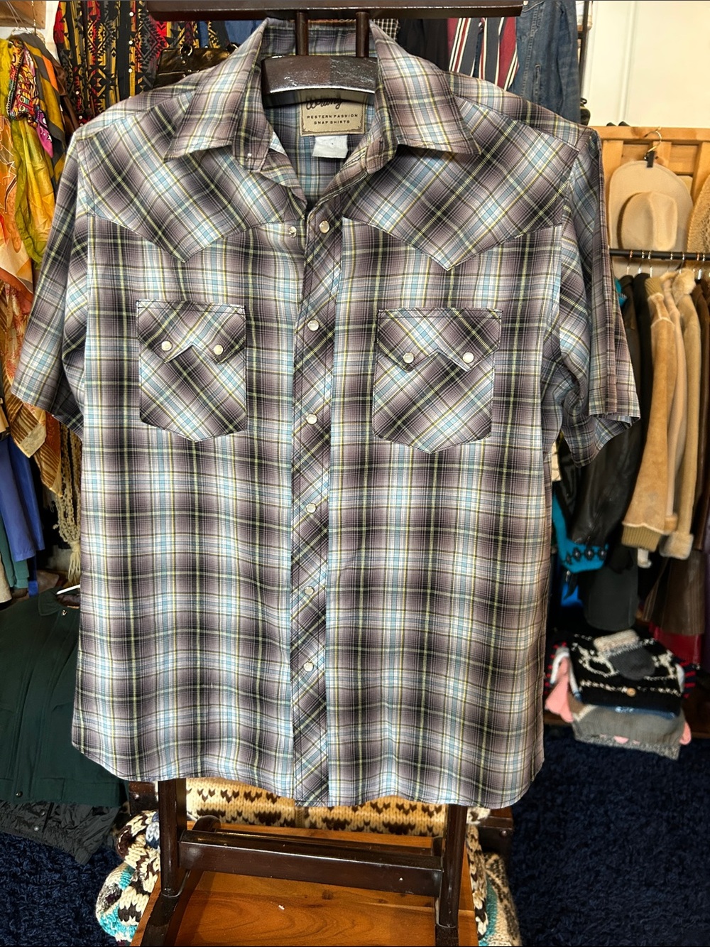Vintage WRANGLER Men’s Short Sleeve Plaid Shirt PEARL SNAP